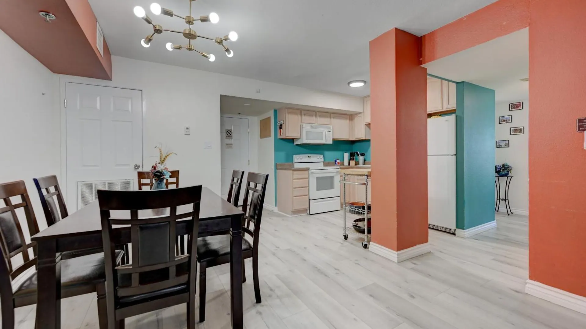 Penthouse With Epic Strip Views - 2Bd & 2Ba - No Resort Fees! 라스베이거스 아파트