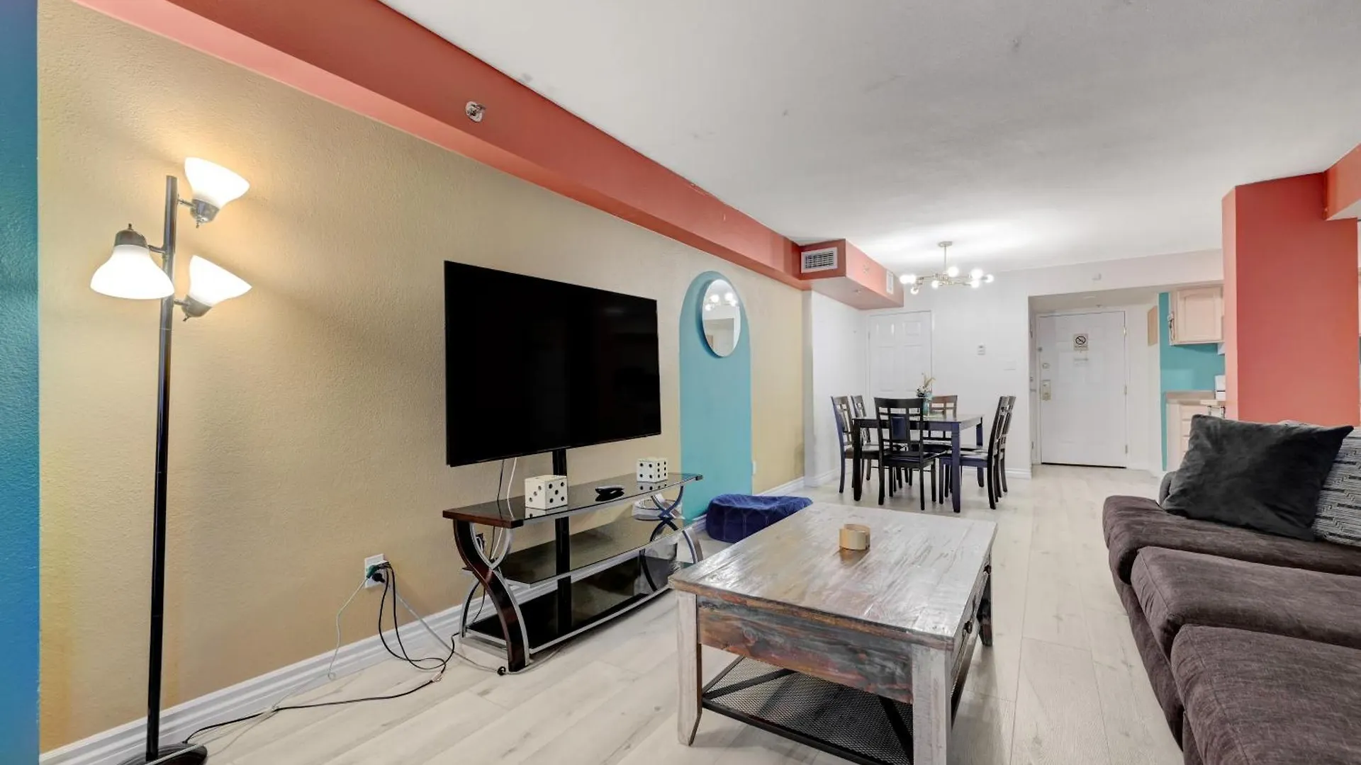 Penthouse With Epic Strip Views - 2Bd & 2Ba - No Resort Fees! 라스베이거스 아파트